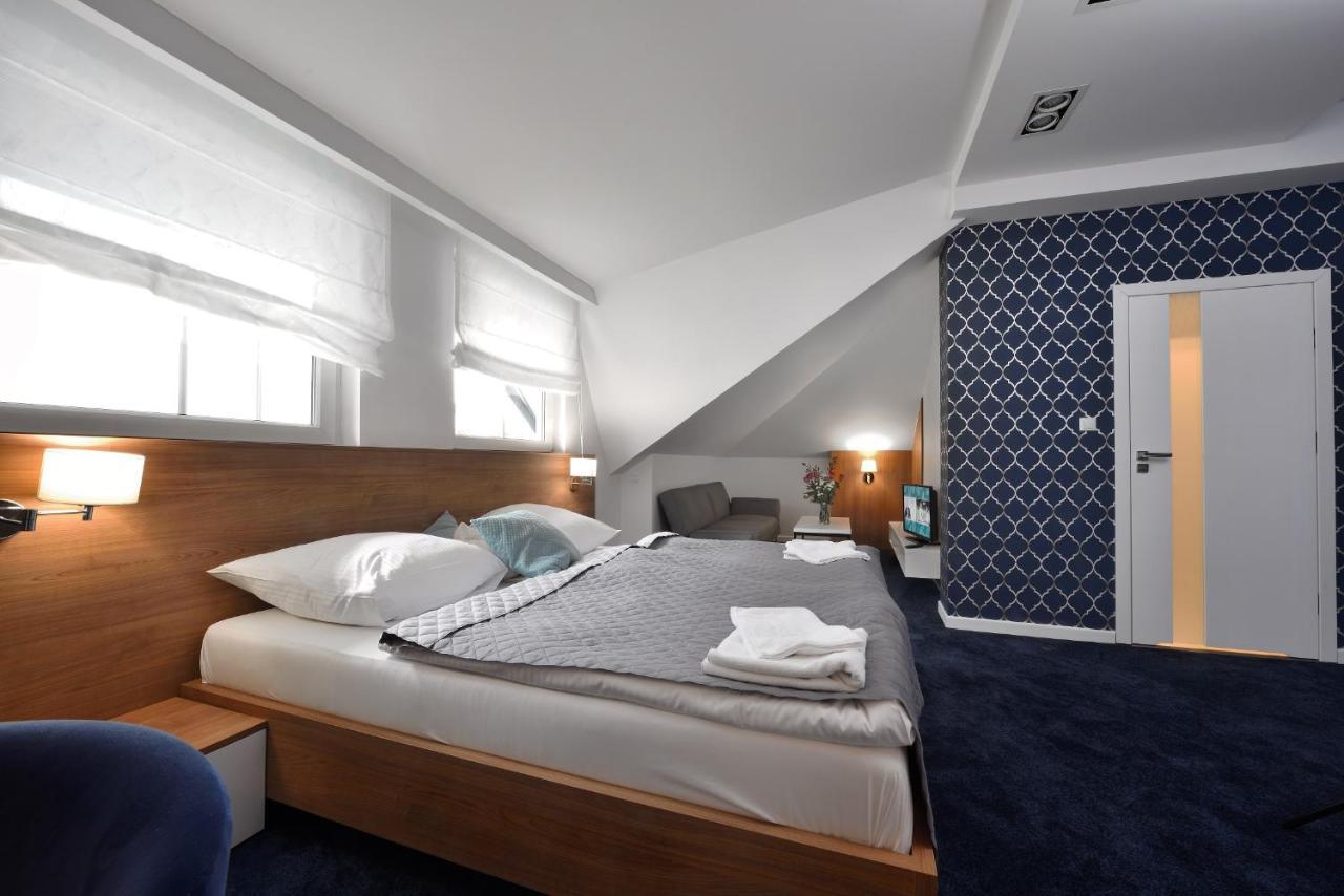 Hotel Agat Piotrkow Trybunalski Ngoại thất bức ảnh