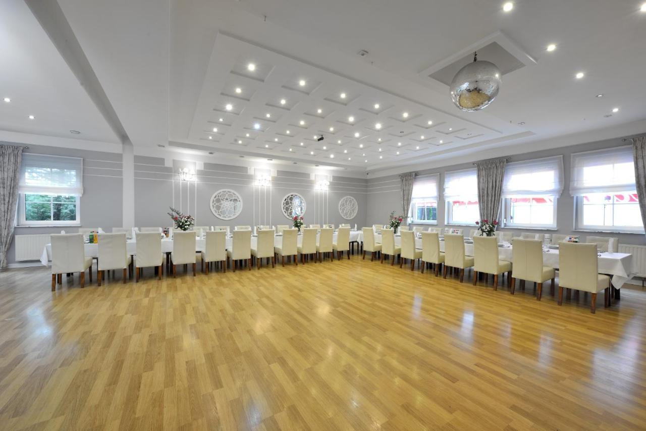 Hotel Agat Piotrkow Trybunalski Ngoại thất bức ảnh
