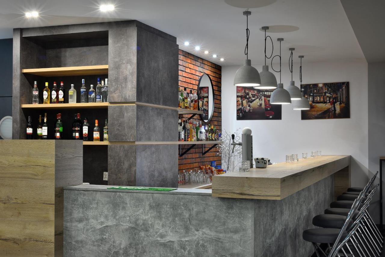 Hotel Agat Piotrkow Trybunalski Ngoại thất bức ảnh