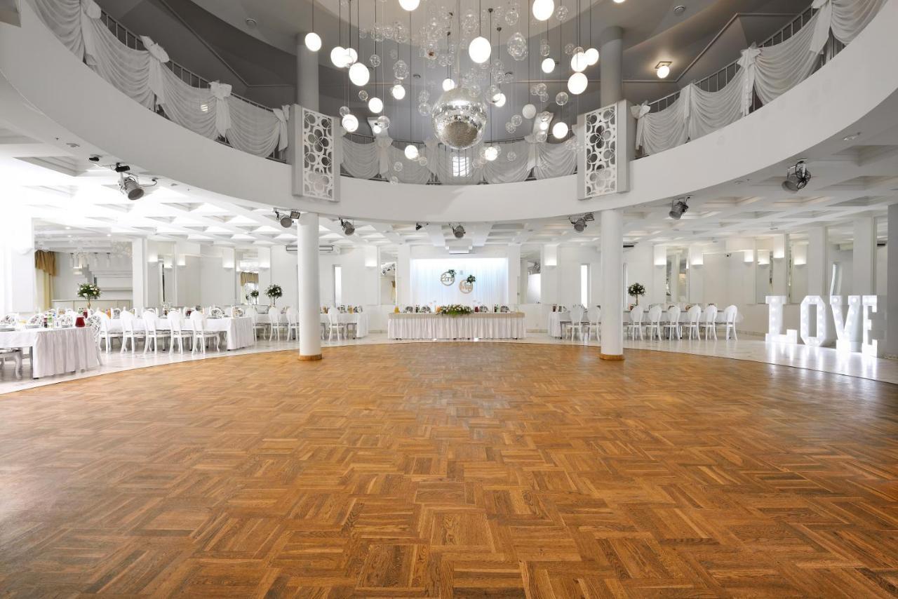 Hotel Agat Piotrkow Trybunalski Ngoại thất bức ảnh