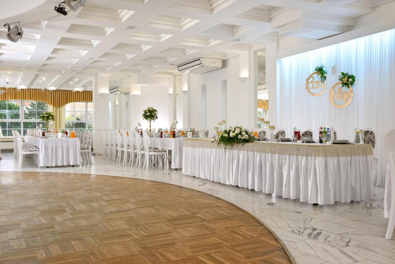 Hotel Agat Piotrkow Trybunalski Ngoại thất bức ảnh