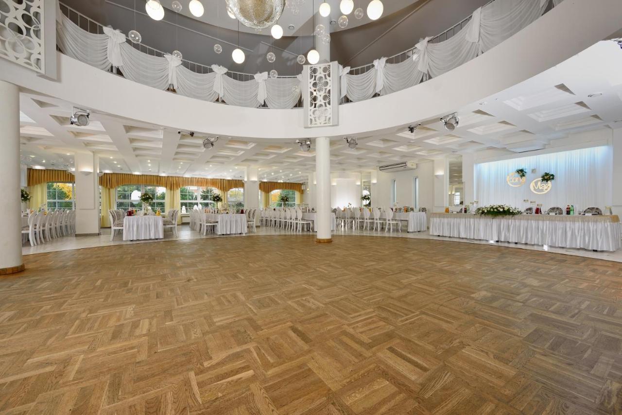 Hotel Agat Piotrkow Trybunalski Ngoại thất bức ảnh