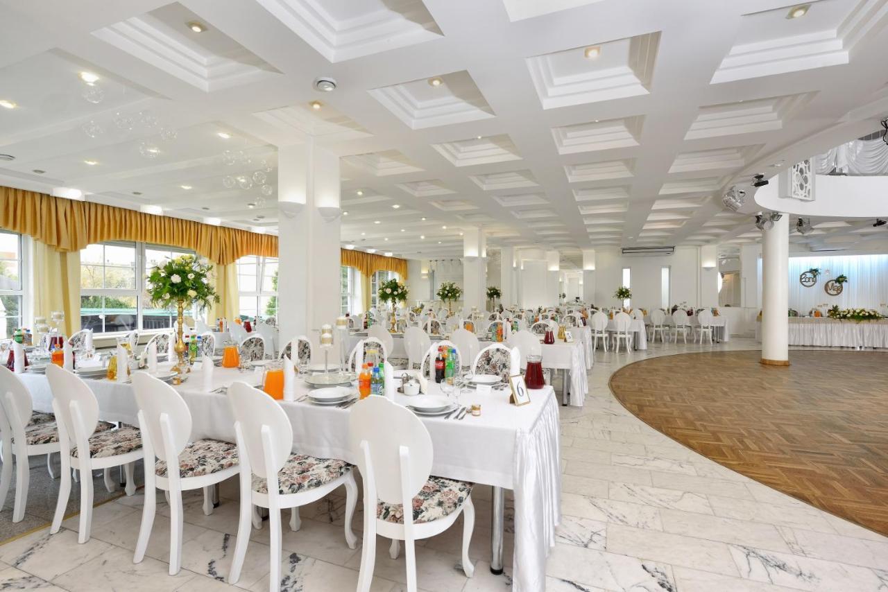 Hotel Agat Piotrkow Trybunalski Ngoại thất bức ảnh