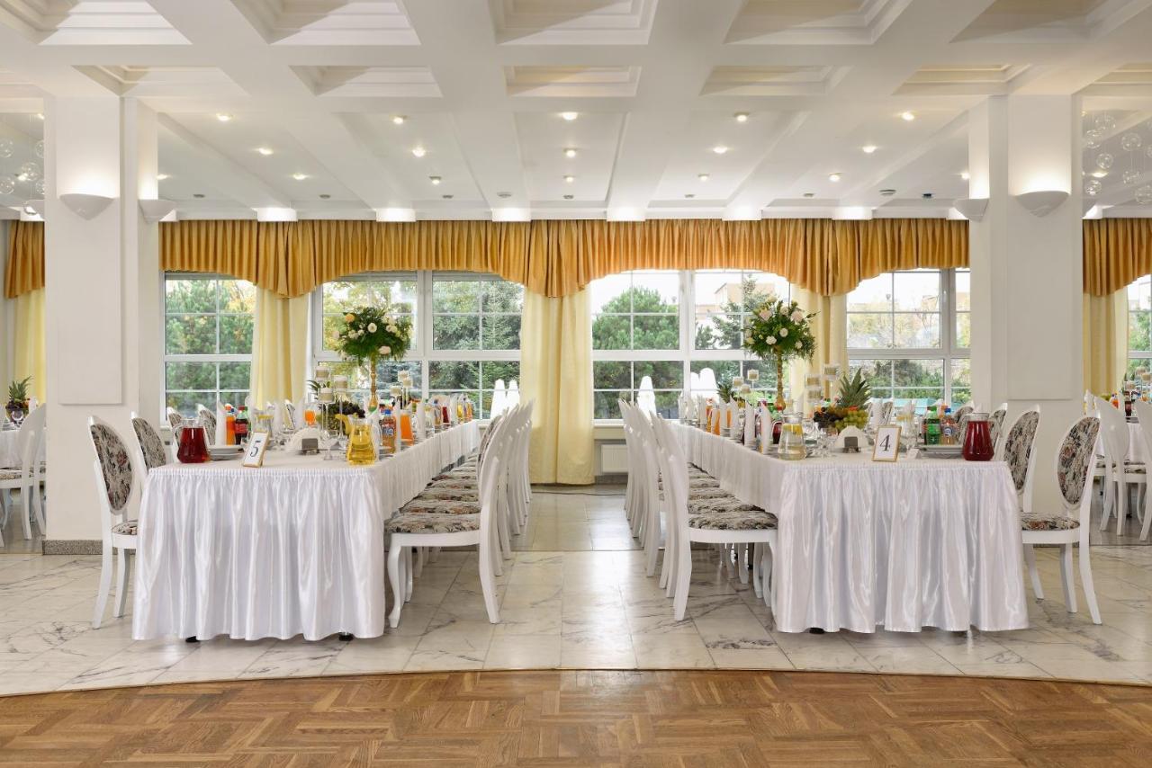 Hotel Agat Piotrkow Trybunalski Ngoại thất bức ảnh