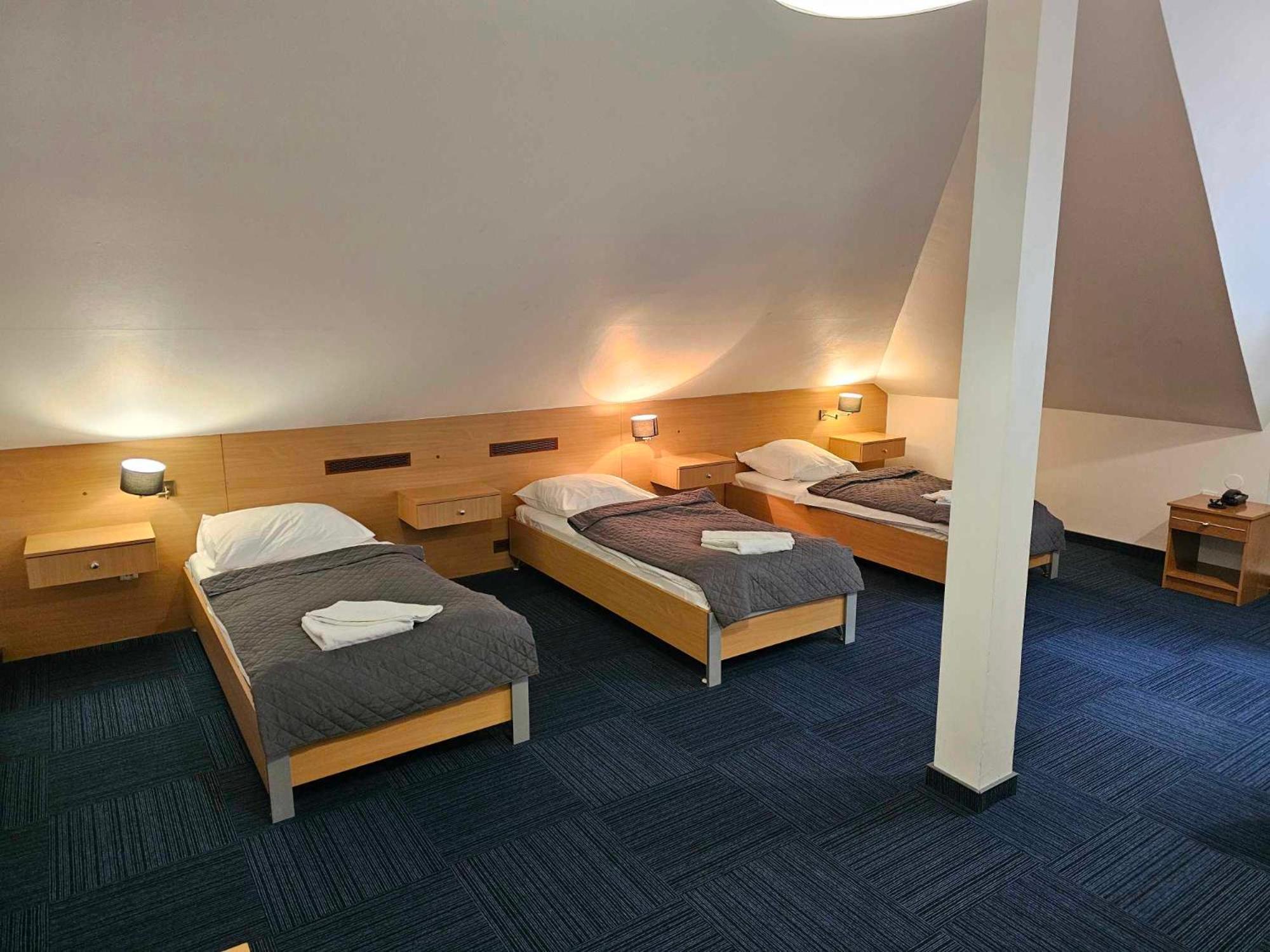 Hotel Agat Piotrkow Trybunalski Ngoại thất bức ảnh