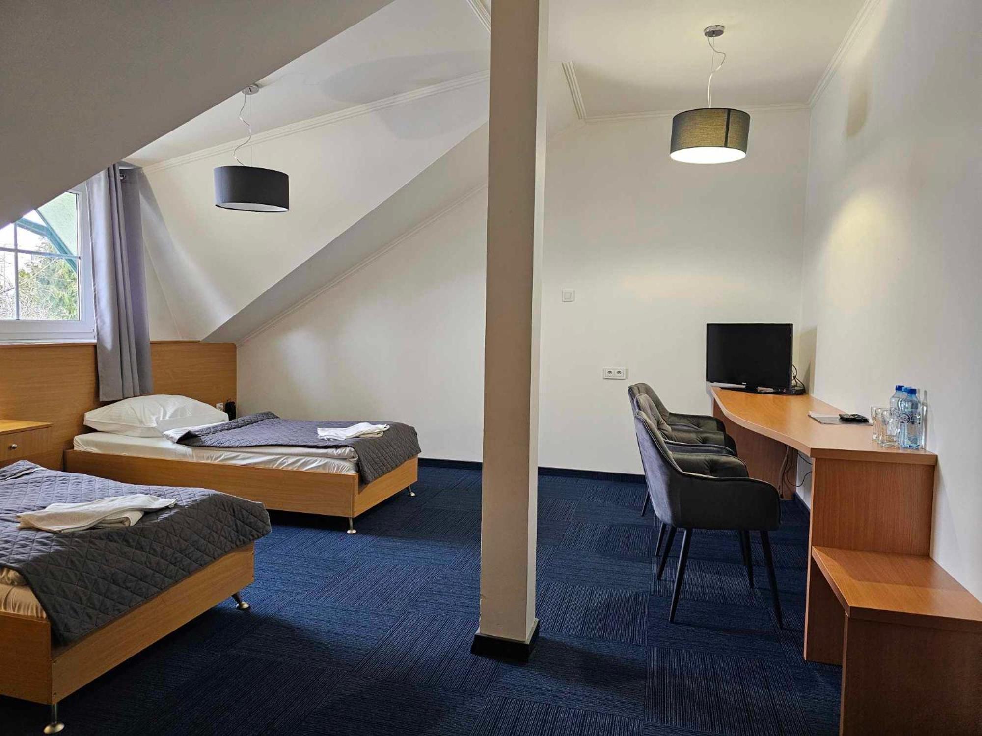 Hotel Agat Piotrkow Trybunalski Ngoại thất bức ảnh