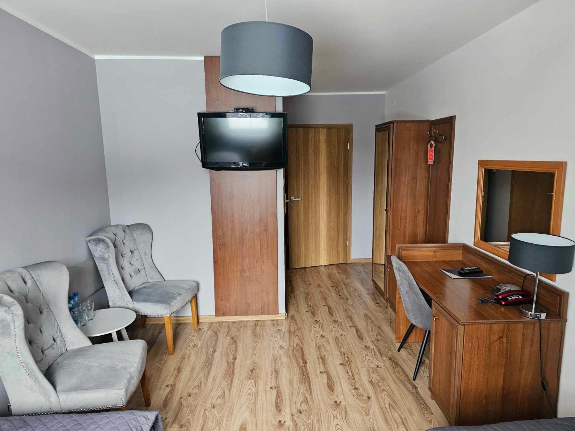 Hotel Agat Piotrkow Trybunalski Ngoại thất bức ảnh